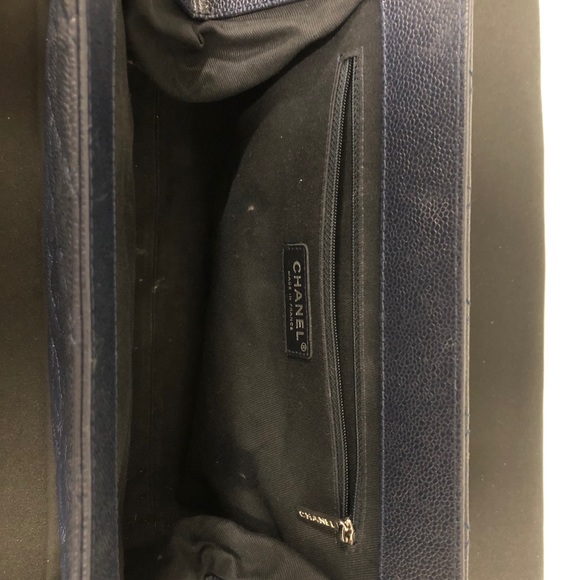 Chanel Clutch - Picture 3 of 4